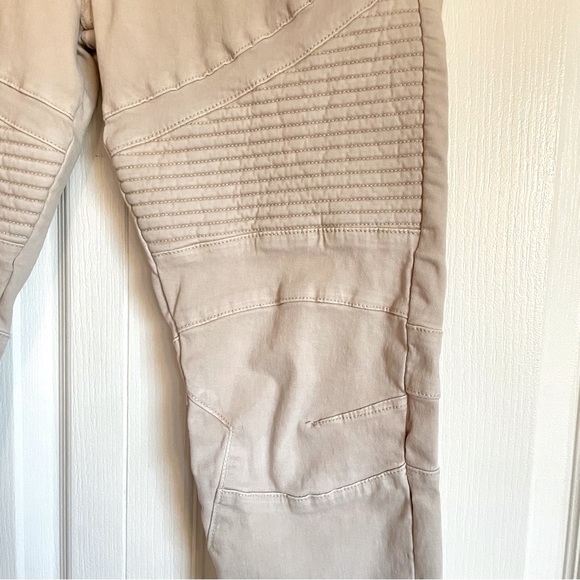 NWOT Men’s Standard Cream Pants - 32 Inch Waist - Picture 5 of 8